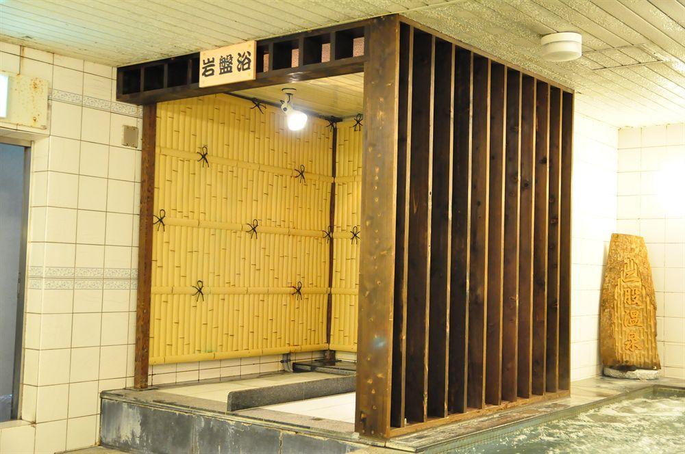 Capsule Hotel & Sauna Ikebukuro Plaza Tōkyō Extérieur photo